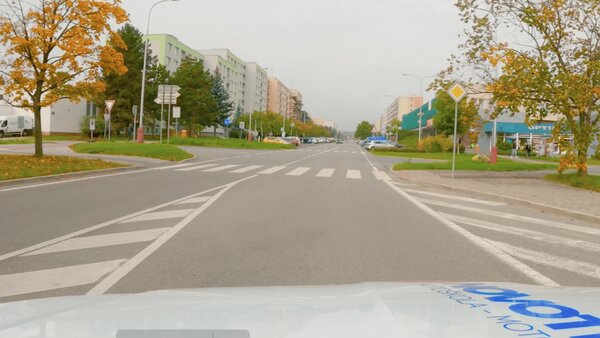 Ve vyobrazené dopravní situaci řidič vozidla z výhledu