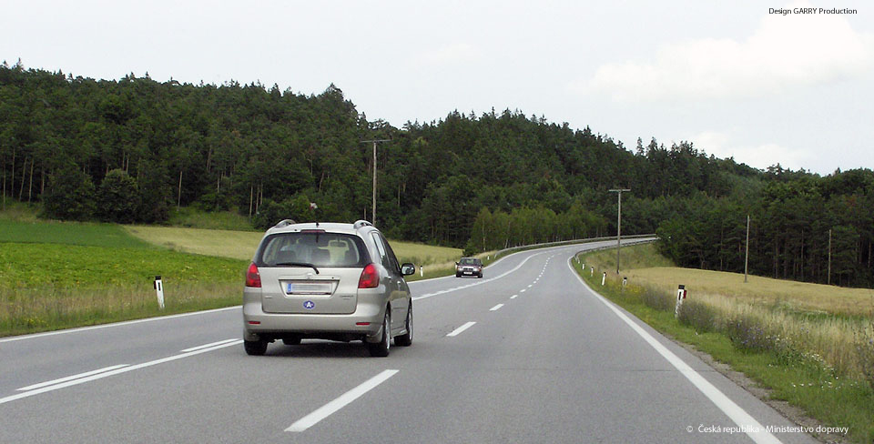 Mimo obec se na pozemní komunikaci o dvou nebo více jízdních pruzích v jednom směru jízdy…