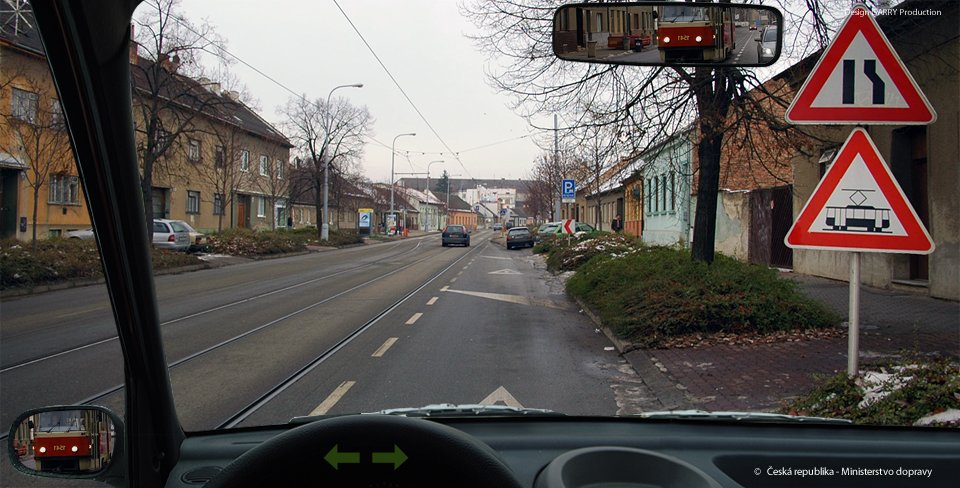Můžete při vjíždění na tramvajový pás omezit v jízdě tramvaj?