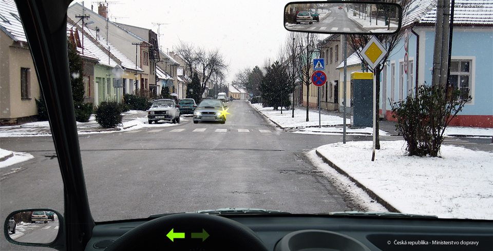 Dopravní značka, kterou vidíte jako nejbližší, znamená